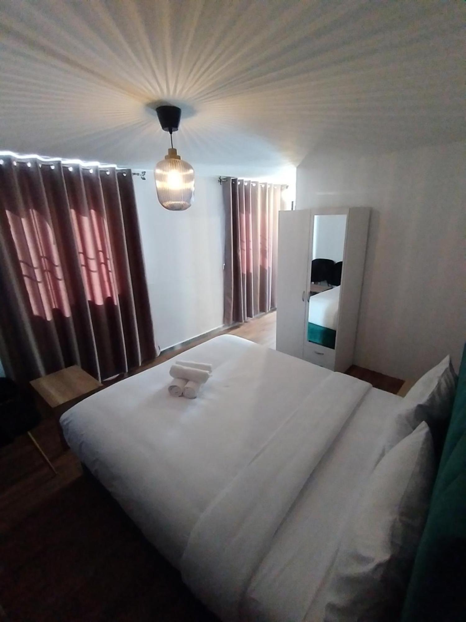 Hotel La Casa Blanca เทโทอัน ภายนอก รูปภาพ