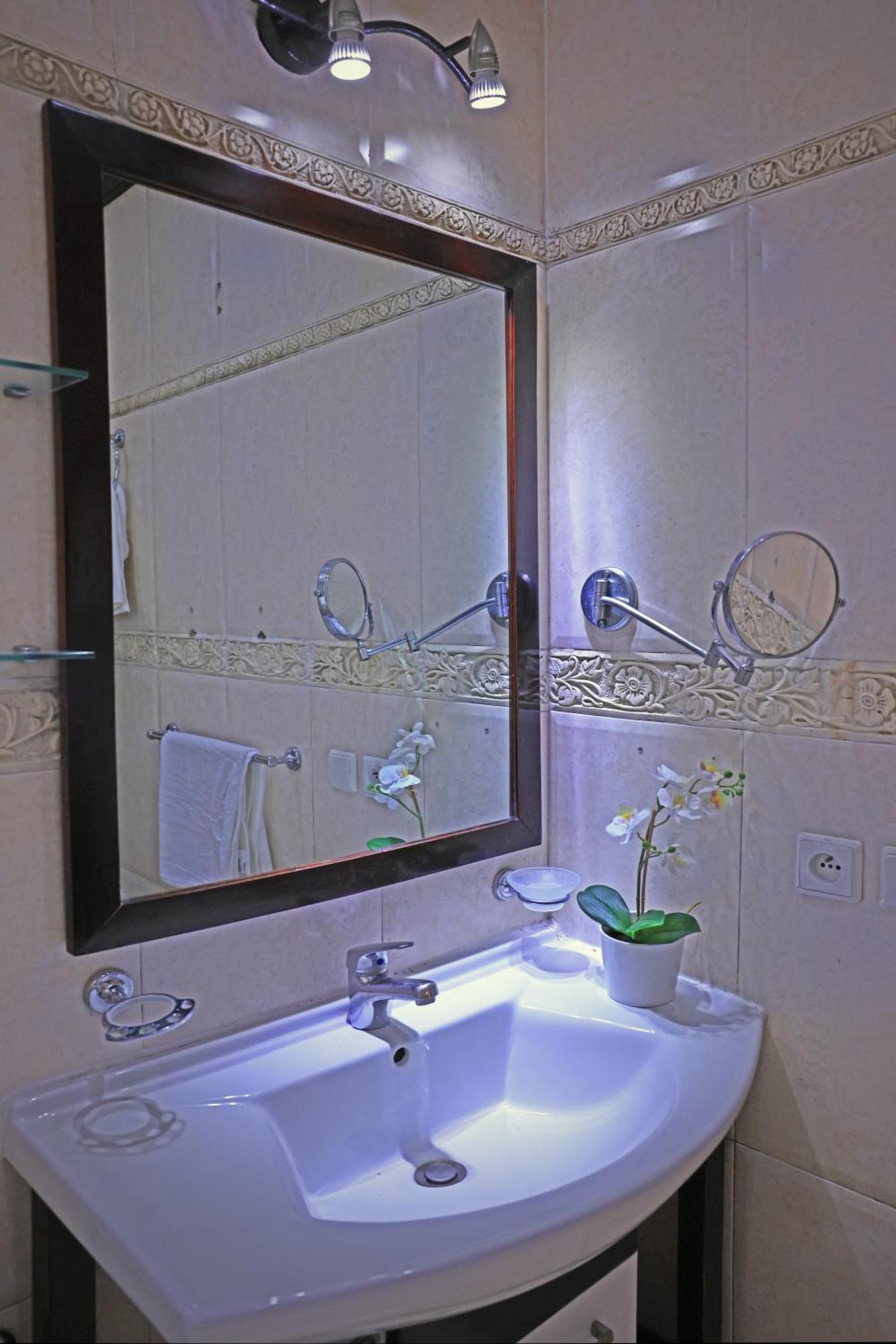 Hotel La Casa Blanca เทโทอัน ภายนอก รูปภาพ